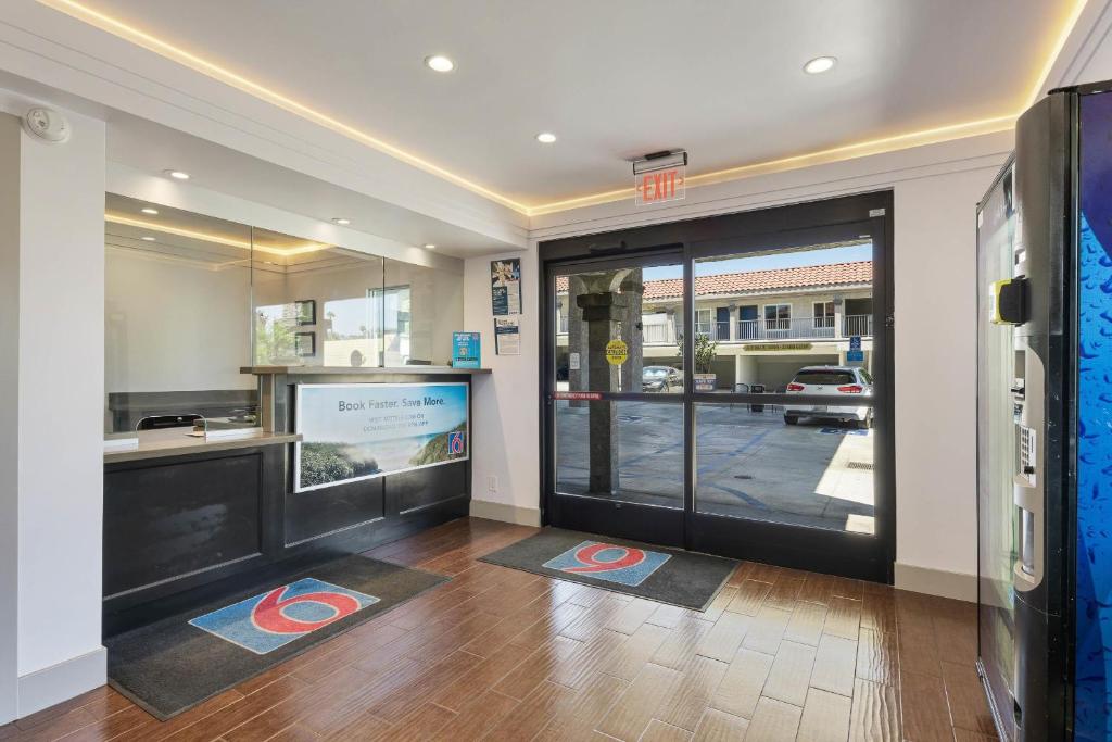 Lobby, Motel 6 La Mesa, CA in San Diego (CA)