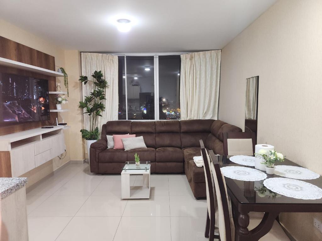 Vive y descansa con seguridad a 3min del mall San Miguel - 1