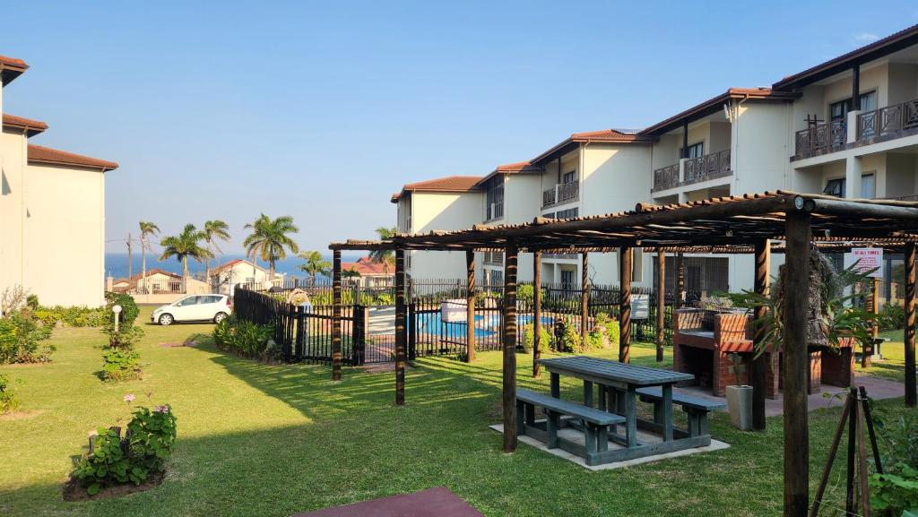 Topanga 17, Uvongo Beach