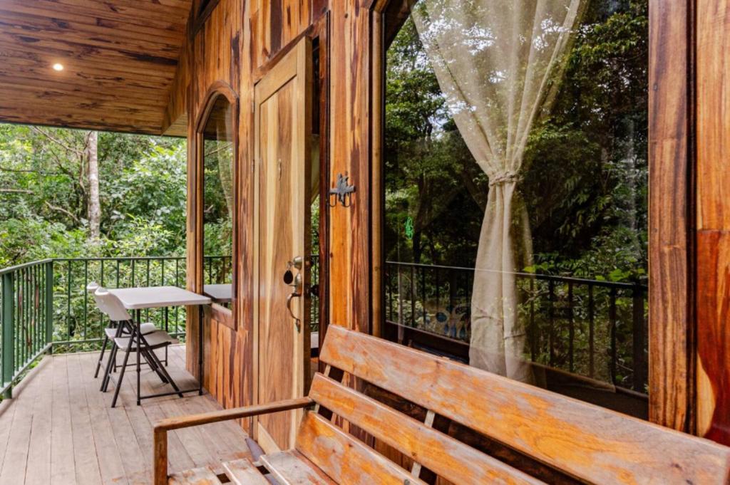 Balcony/terrace, Monteverde Romantic Cabanas 5minutes mtv park in Monteverde