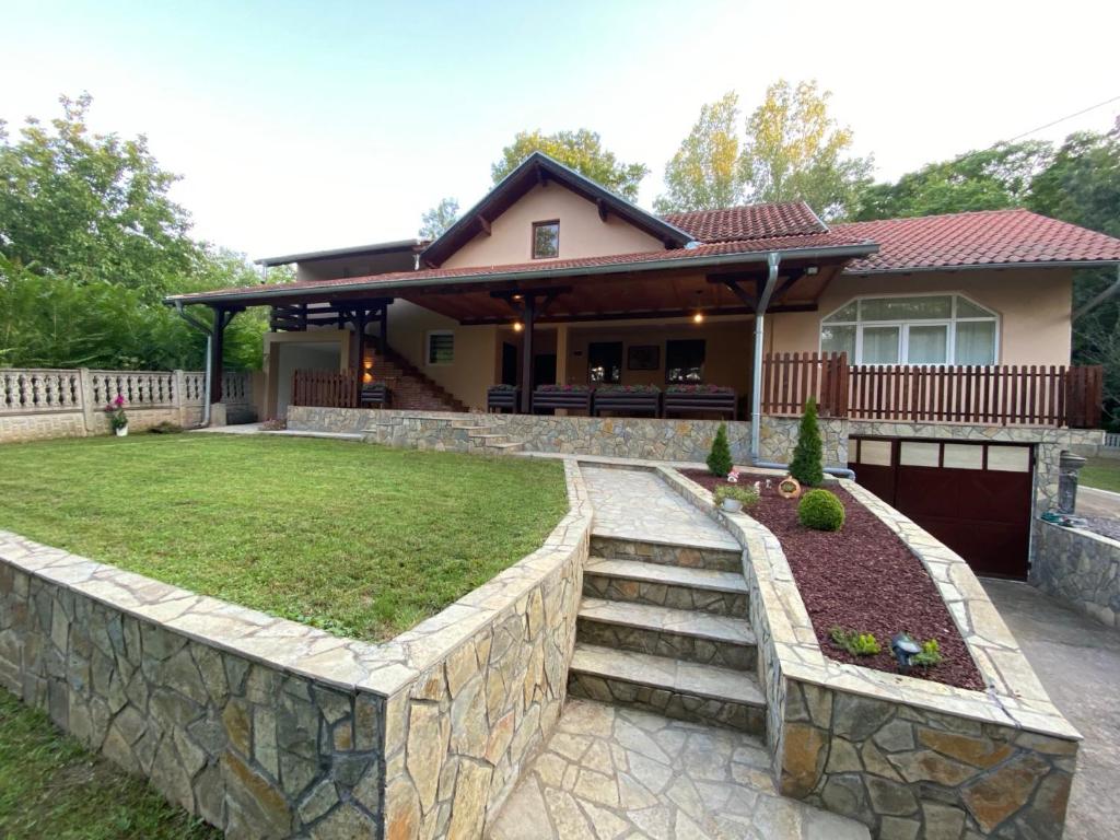 Misirland, Želenička Stanica Beograd Sava