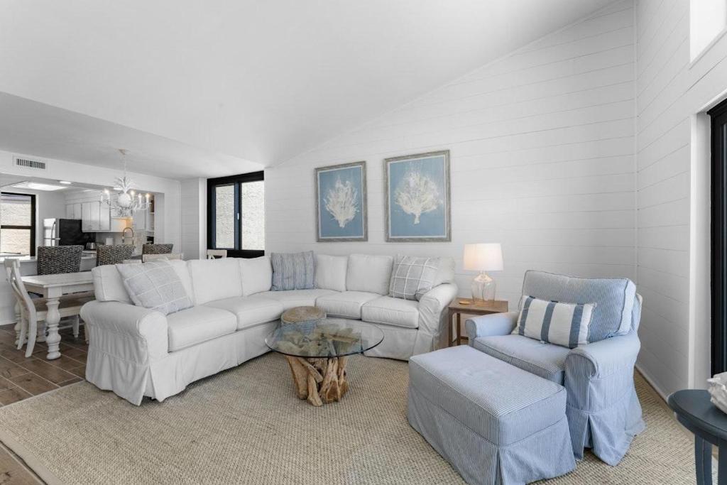 3 Bdrm 2.5 Bath Oceanfront Condo, Pawleys Island