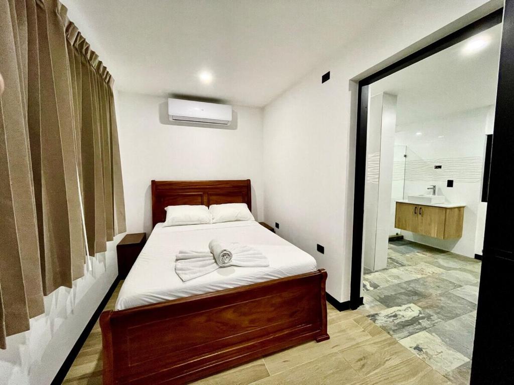 Deluxe One-Bedroom Apartment with Ocean View