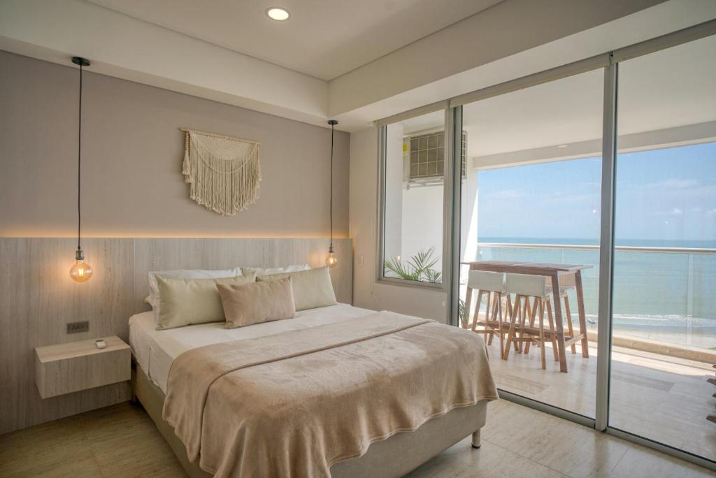 Beachfront Studio with Stunning Ocean Views, Cartagena de Indias