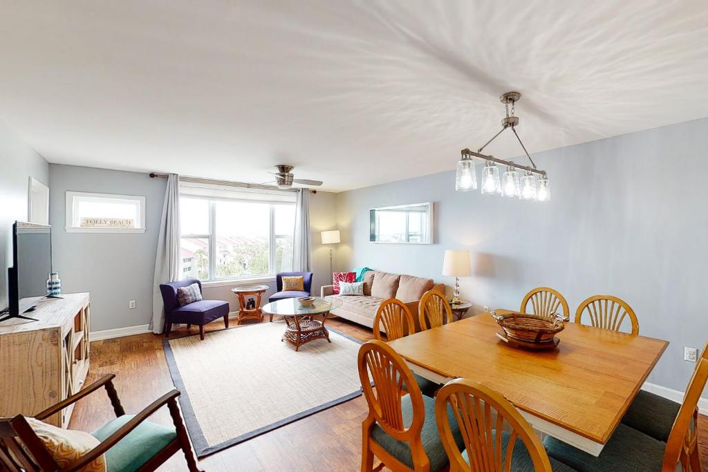 Turn of River 4F, Folly Beach