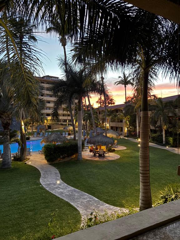 Elegant Pool View w/Balcony| Beach Walk| Hot Tub - 2