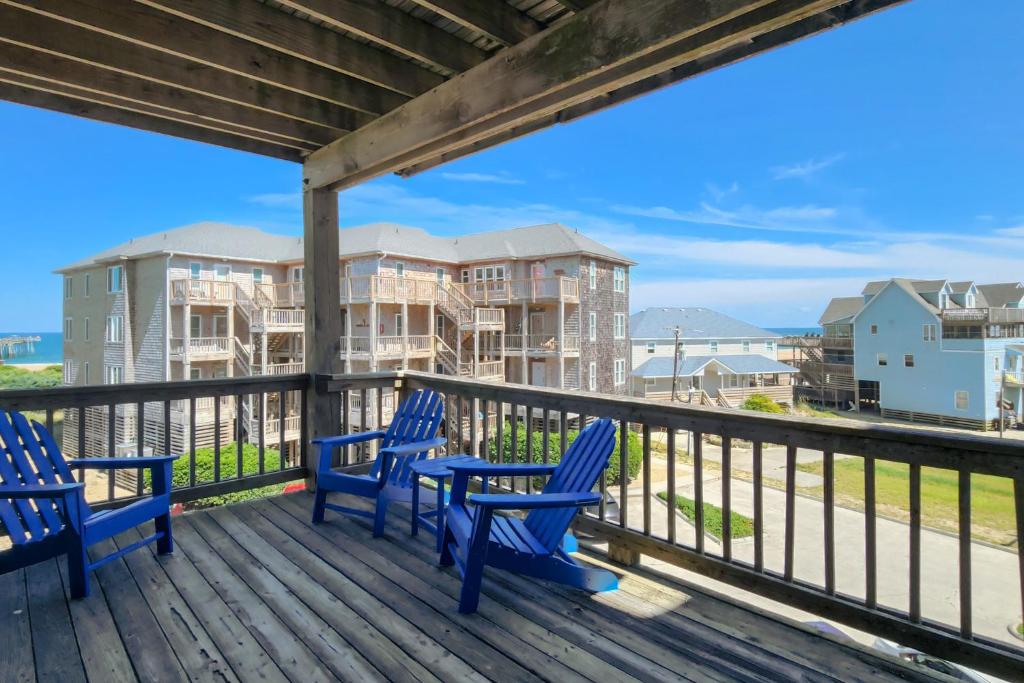 Avon Calling #13-IC, Avon