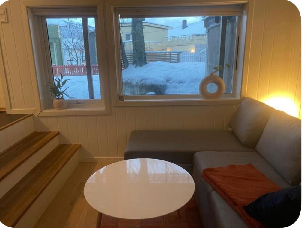Studio appartment in private home at Bjerkaker, Tromsø