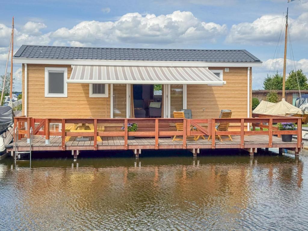 Fuut 24-28, Nieuwersluis