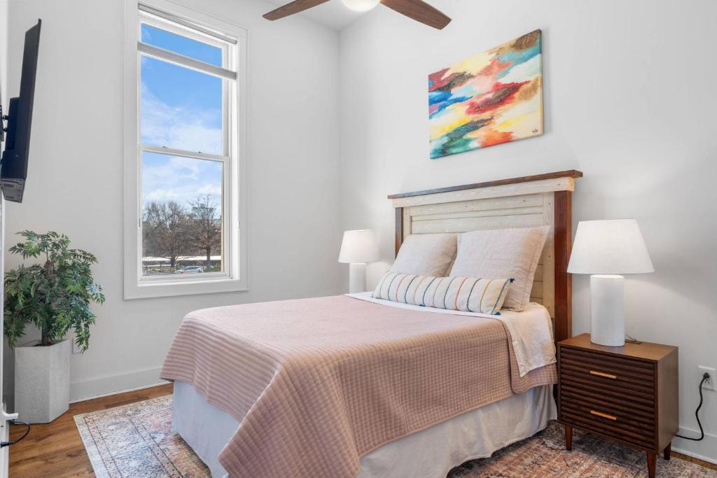 As Good as It Gets - 1st Floor Downtown KNX, Knoxville