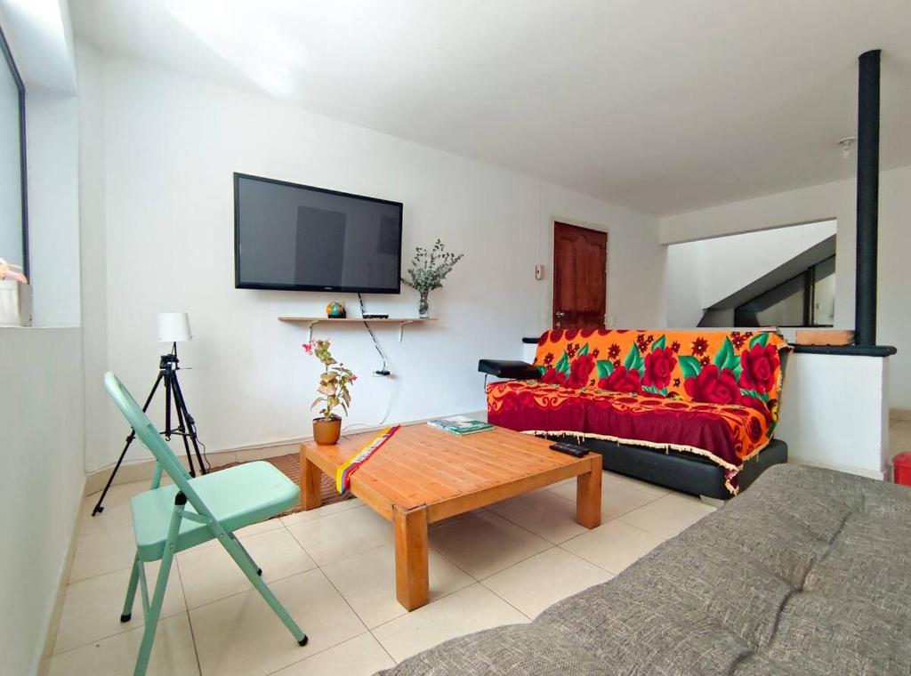 Casa grande en Medellín cerca al Estadio - 2