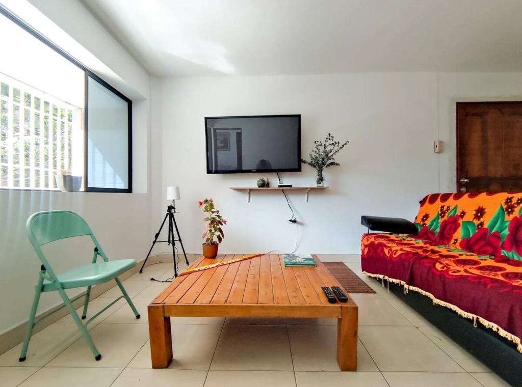 Casa grande en Medellín cerca al Estadio - 4