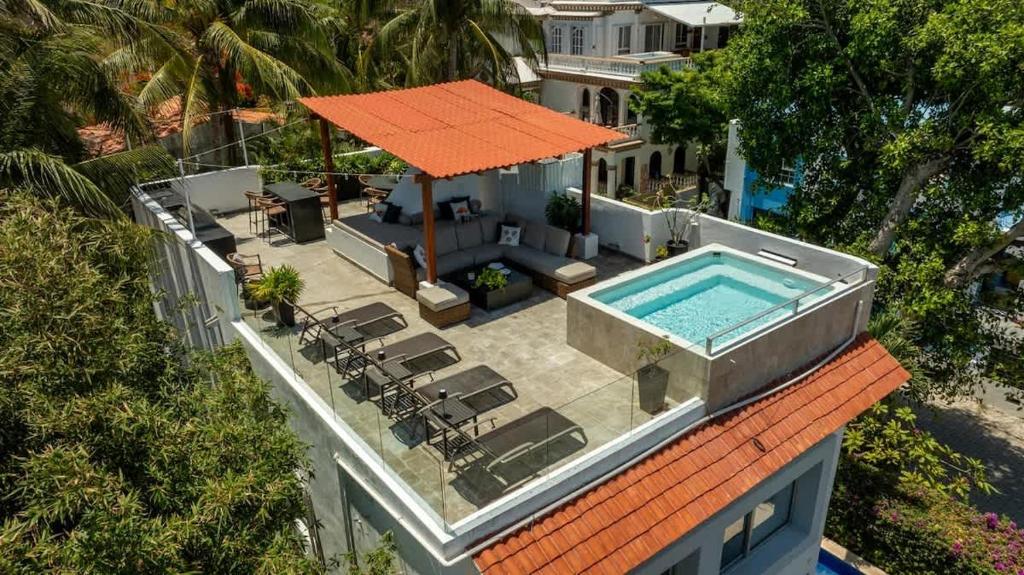4BR Luxury Beach Villa w/ Premium Amenities - 2