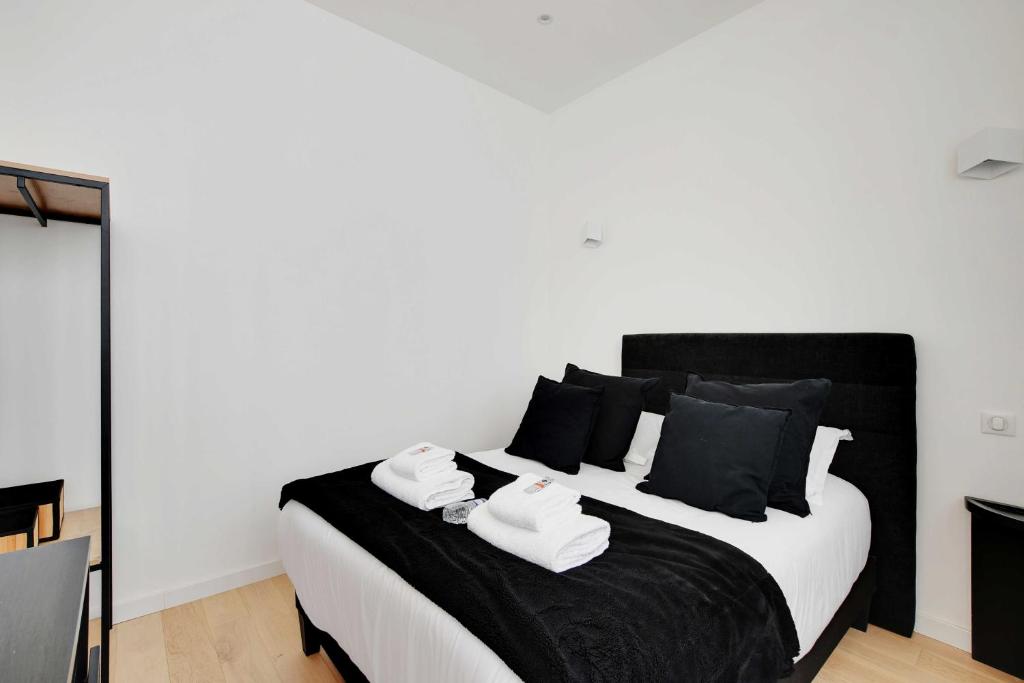 Authentique Apartment - 1BR- 2P- Voltaire - 4