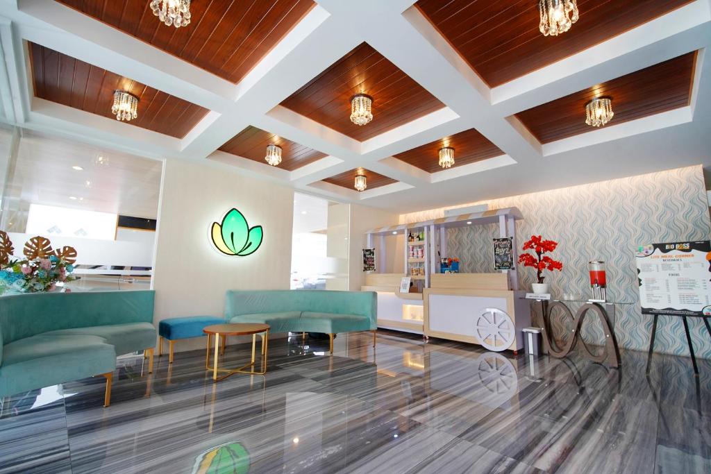 Front One Hotel Sragen