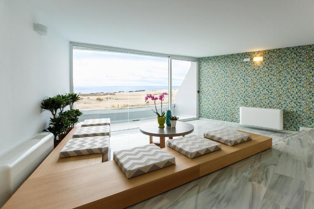 Santa Monica Suites Hotel — Hotel rooms in Playa del Ingles, Canary Islands