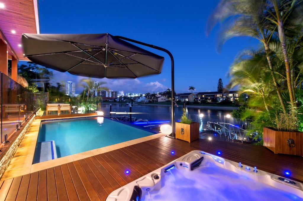 Zen at Broadbeach Waters Stay 5 Pay 4, Gold Coast