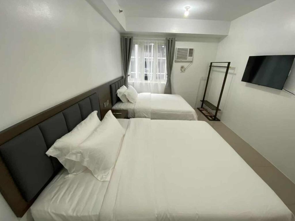 1BR 2 Beds Family Friendly near MOA - 9119C, Manila