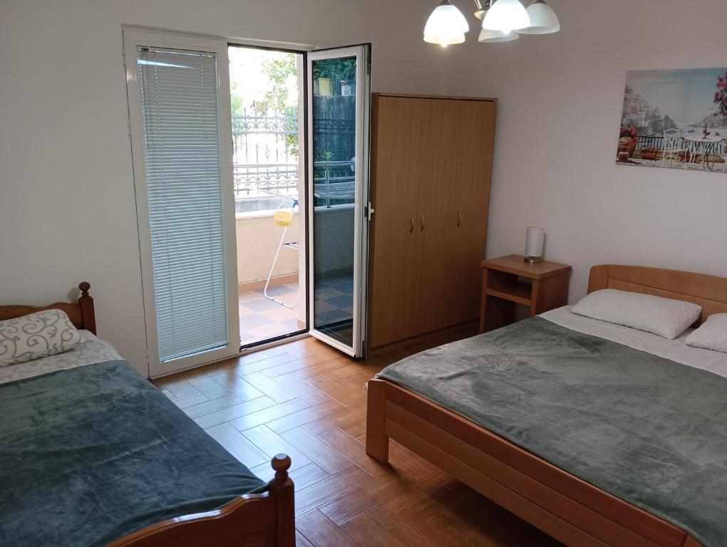 Apartmani Kenova 1 - 2