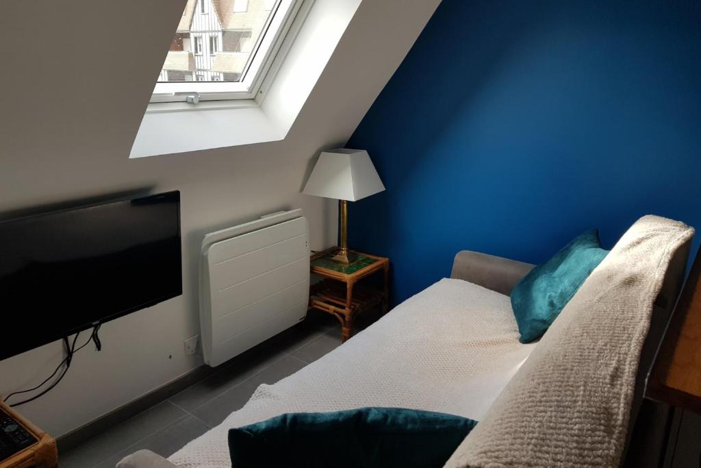 Equipped apartment on the edge of Cabourg Beach - 5