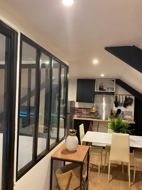 Appartement Atypique- Esprit Atelier Loft - parking privé - Wifi - vidéo - 5
