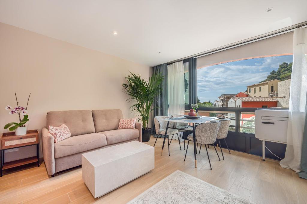 Modern Seaside Escape with Parking Eze bord de Mer - 3
