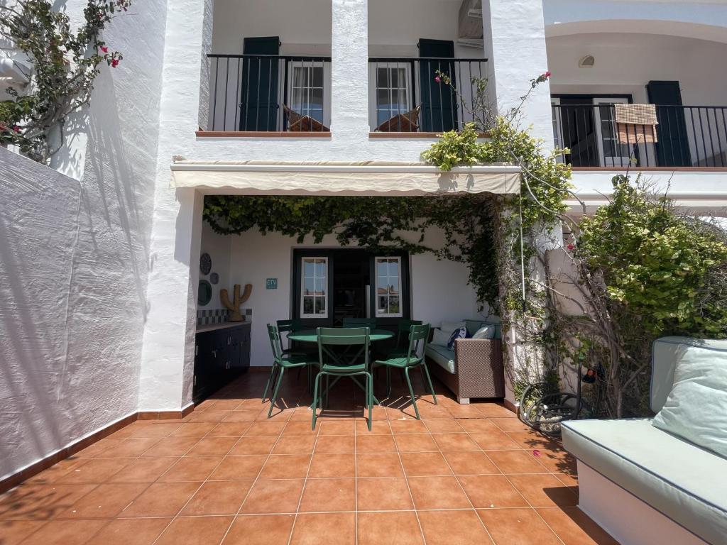 ATALAIA 5 by SOM Menorca, Fornells