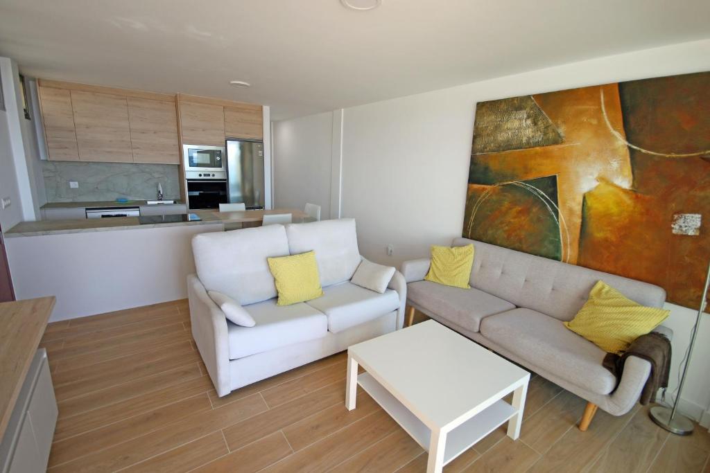 Casa Medano 33 by Rentmedano, 2 bedroomed beach front property with parking - 4
