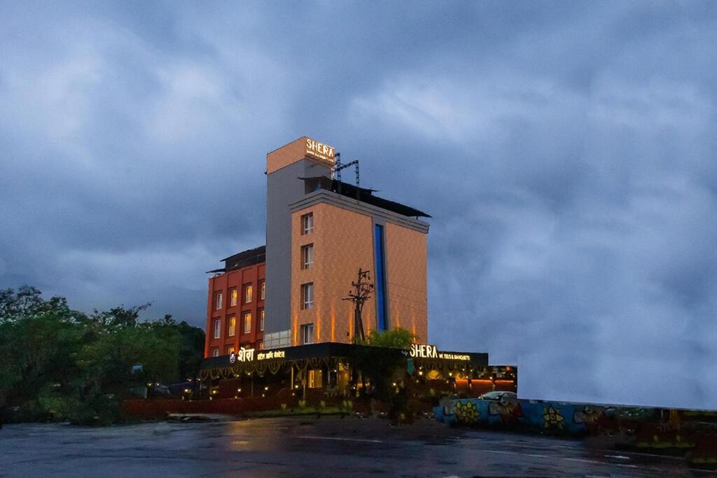 Shera Hotels & Banquets, Nová Bombaj