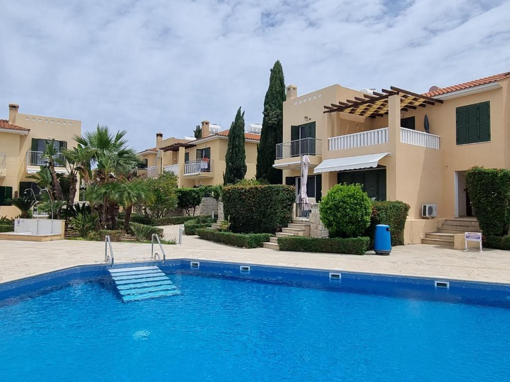 Cyprus 2 beds ensuite pool patio wifi parking, Polis Chrysochous