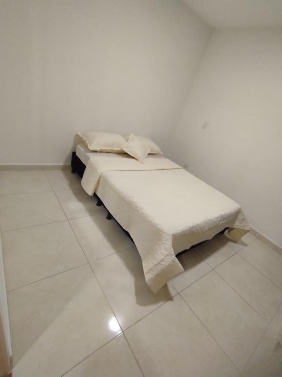 Apartamento amoblado y piscina fuera del alojamiento - 2