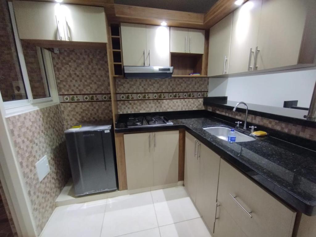 Apartamento amoblado y piscina fuera del alojamiento - 5