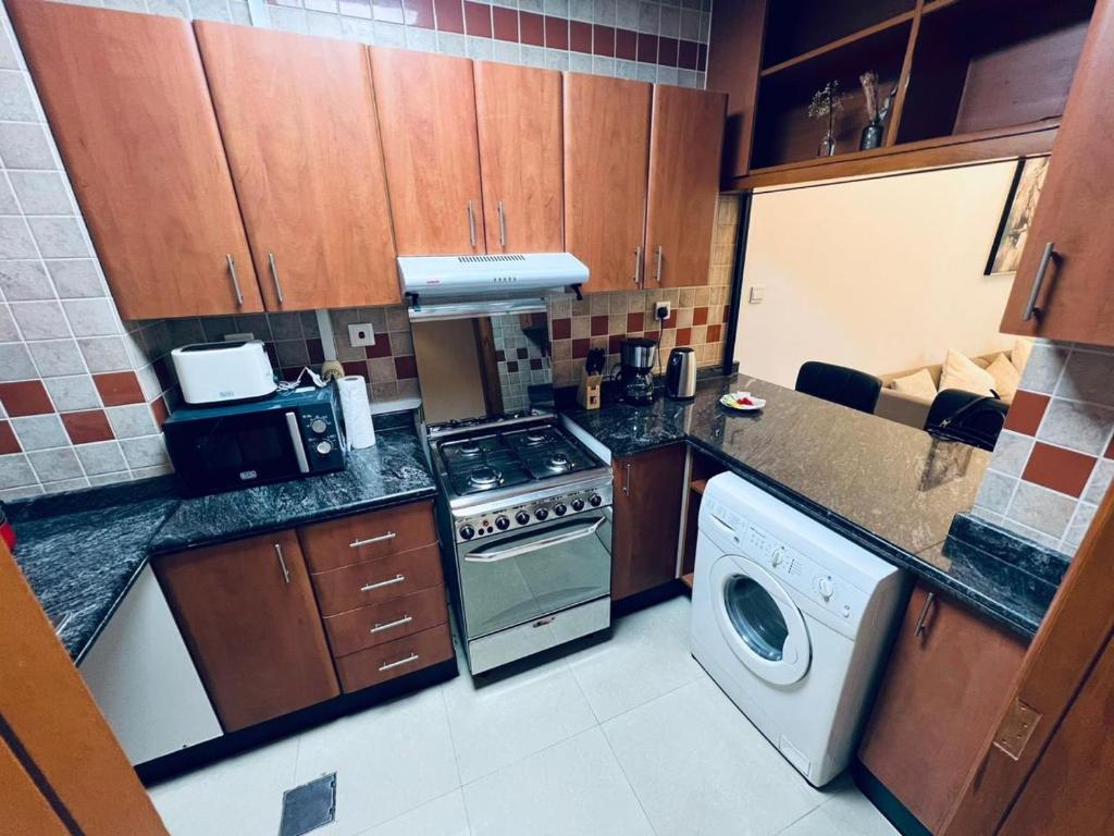 Cozy 1BR apartment in Marina, Dubaj