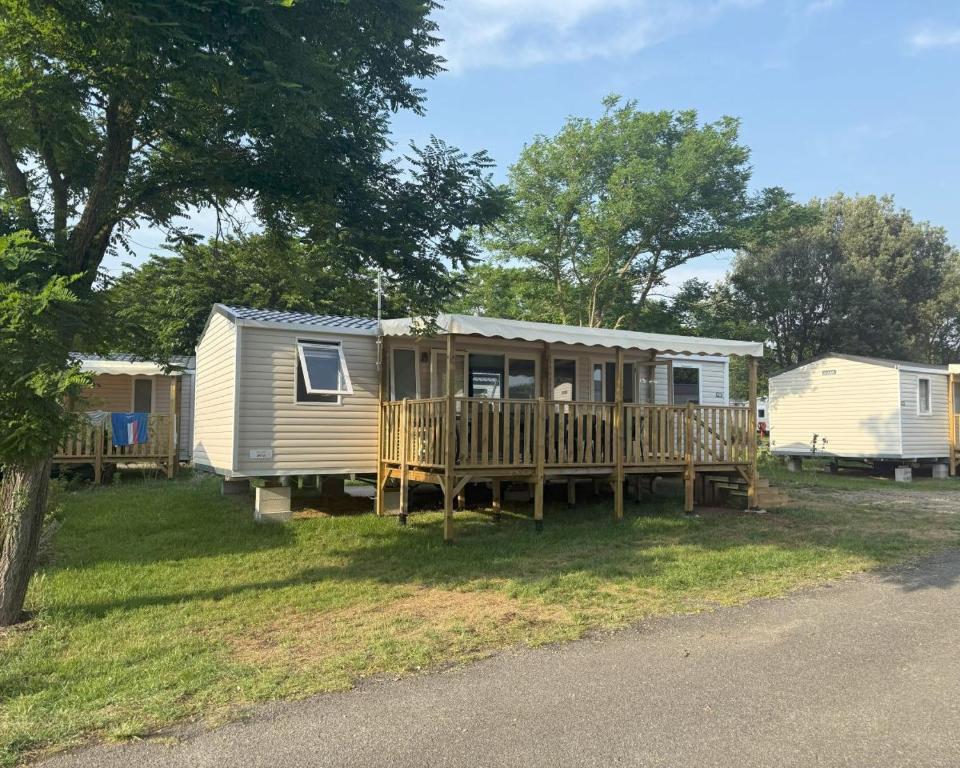 La Plage 4 étoiles à MIMIZAN emplacement F46 3CH 2SDB 8 personnes, Mimizan-Plage