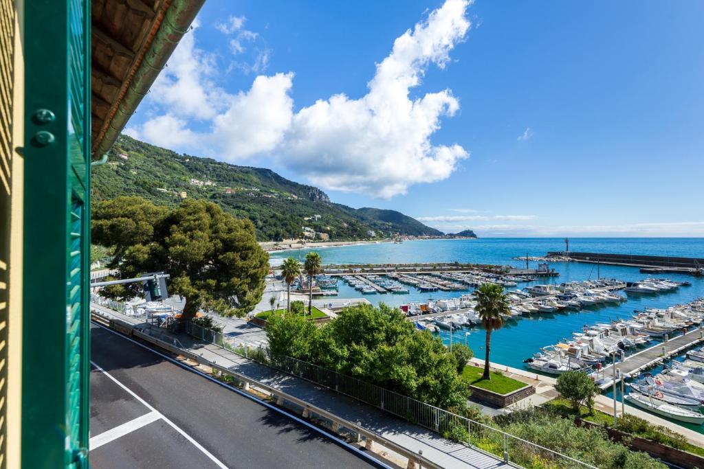 Hostdomus - Marine Sea View - 1
