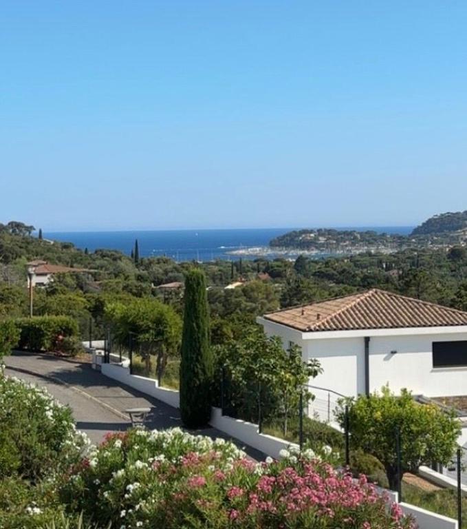 Grande Villa 350 M2, piscine chauffée vue mer et collines, CAVALAIRE sur mer, 10 personnes - 3