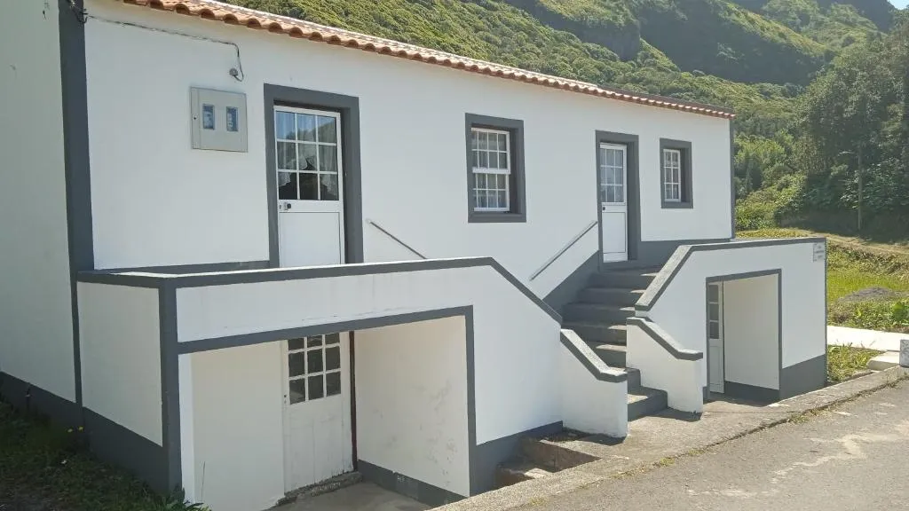 Casa do avô Almeida, hotel in Lajes das Flores