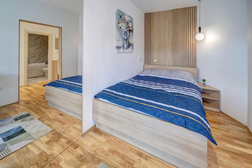 Spa King Apartments 3 - 5
