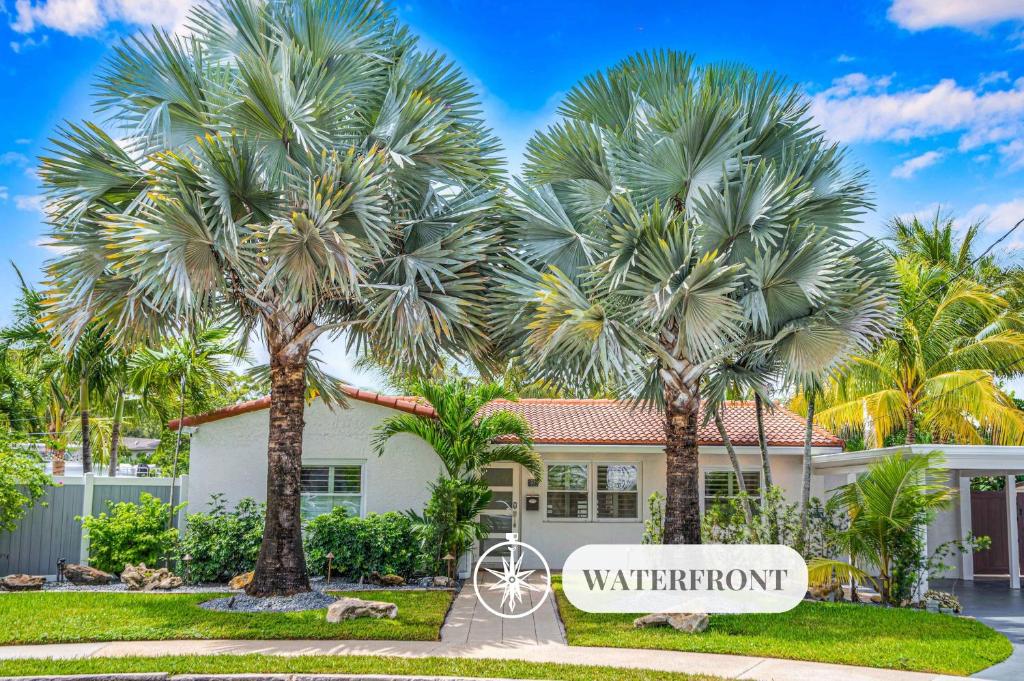 Centrally located Heated Pool Riverside View Access Citrus Key H0MES, Fort Lauderdale