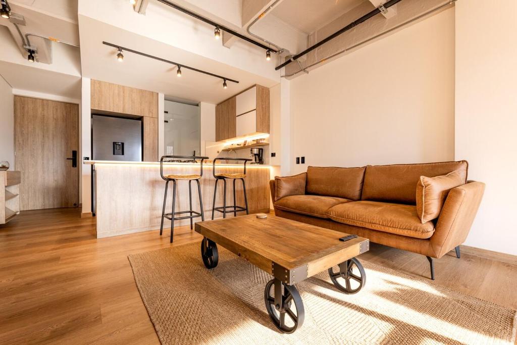 Central, Modern Apartment in Envigado - 3