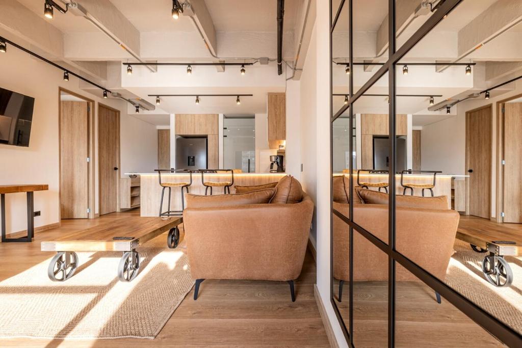 Central, Modern Apartment in Envigado - 4