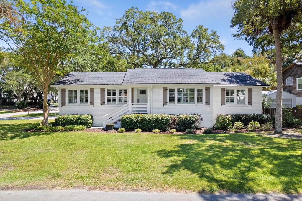 Palms of Hart- 2 Blocks from Beach Dog Friendly, Isle of Palms