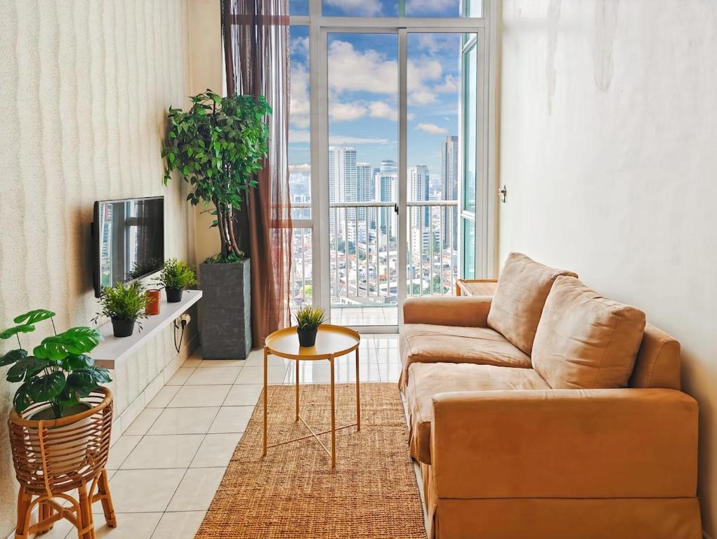 Large 2BR Ambassador 2 Apt Pool, Gym, WiFi, Jakarta