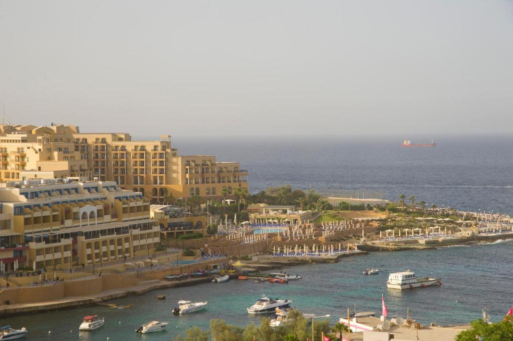 휴고스 부티크 호텔의 우아한 인테리어 또는 옥상 전망