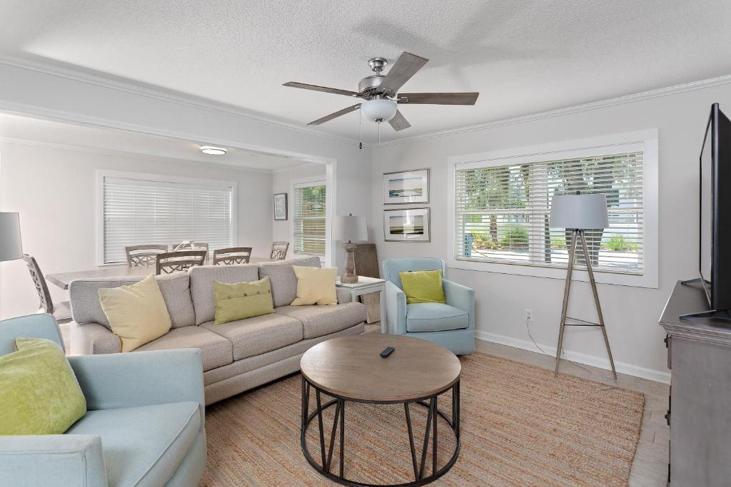 1700 Bruce Drive, Ostrov Saint Simons