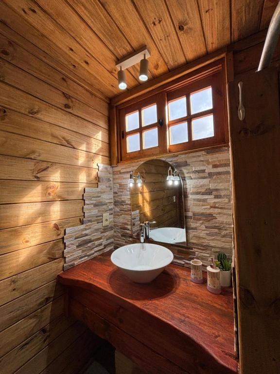 Cabaña Luz de Luna en La Esmeralda Rocha - 4