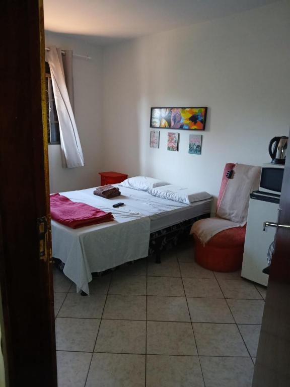 Quarto com banheiro casa da Mari, Maringá