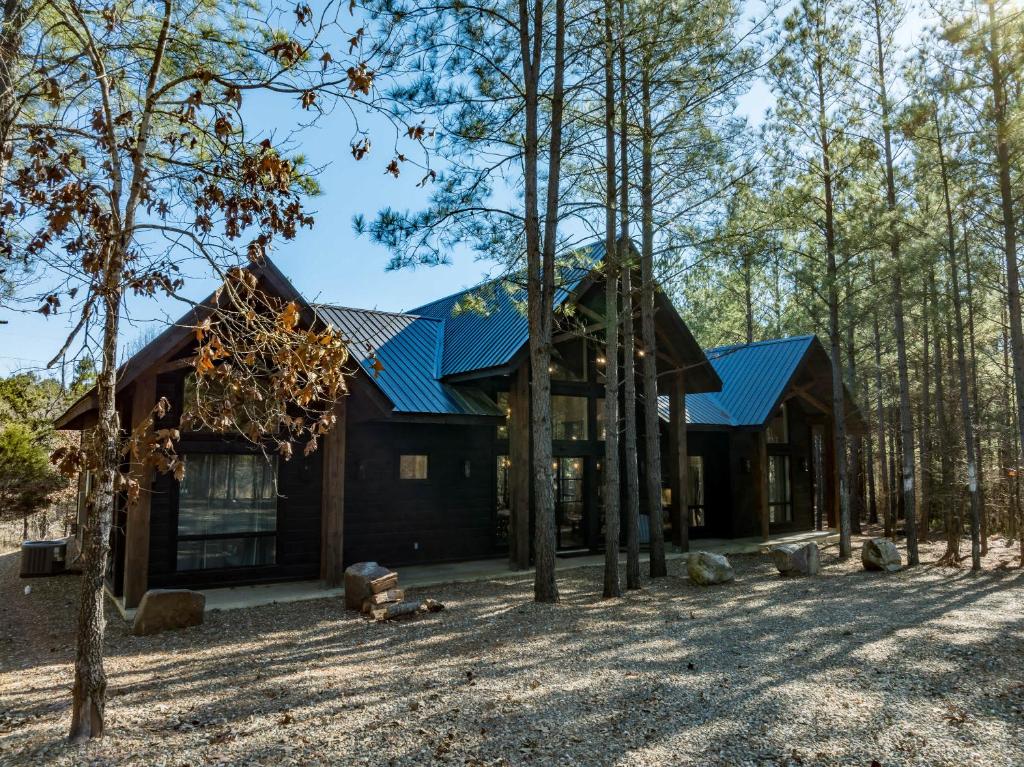 CABIN - Near BLACK MOUNTAIn, Stephens Gap