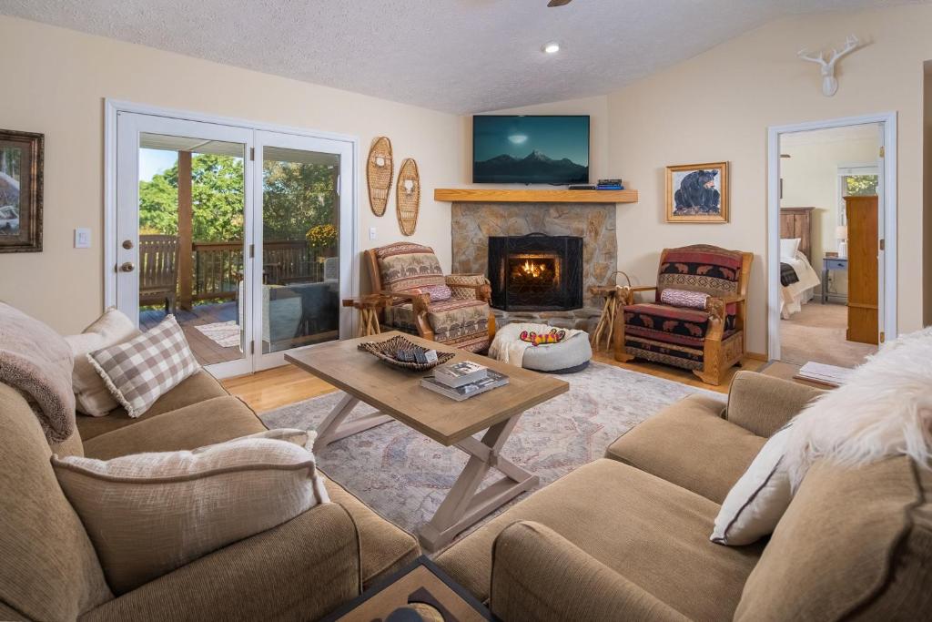 Sugar on the Rocks, Sugar Mountain