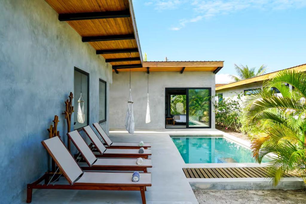 Seabird - Villa 22, Placencia Village